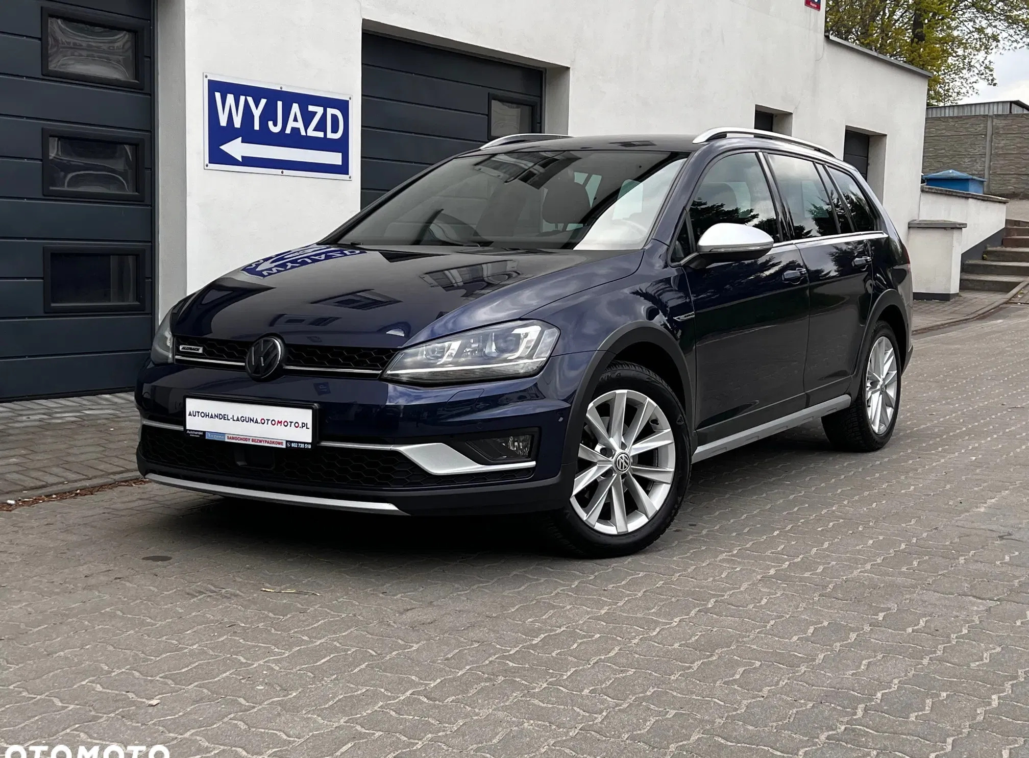 samochody osobowe Volkswagen Golf cena 54700 przebieg: 203832, rok produkcji 2015 z Chojnice